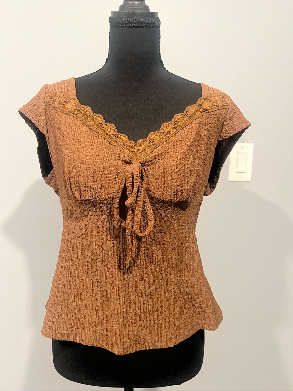 SHEIN Rust Brown Lace Trim Tie-Front Cap Sleeve Top